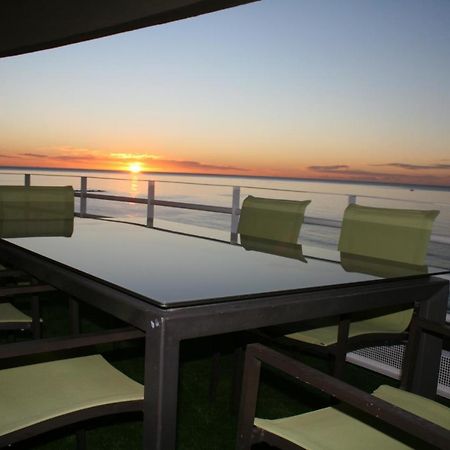 Apartamento En Primera Linea/Beachfront Apartment フエンヒロラ エクステリア 写真