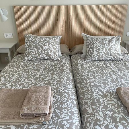 Apartamento En Primera Linea/Beachfront Apartment フエンヒロラ エクステリア 写真