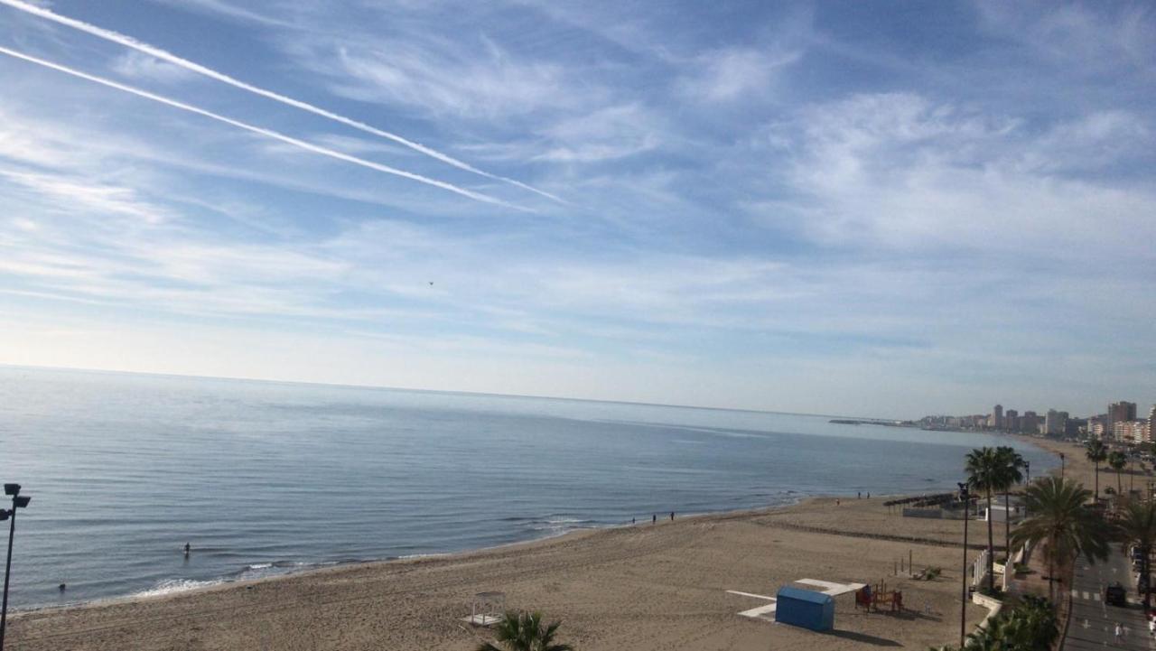 Apartamento En Primera Linea/Beachfront Apartment フエンヒロラ エクステリア 写真