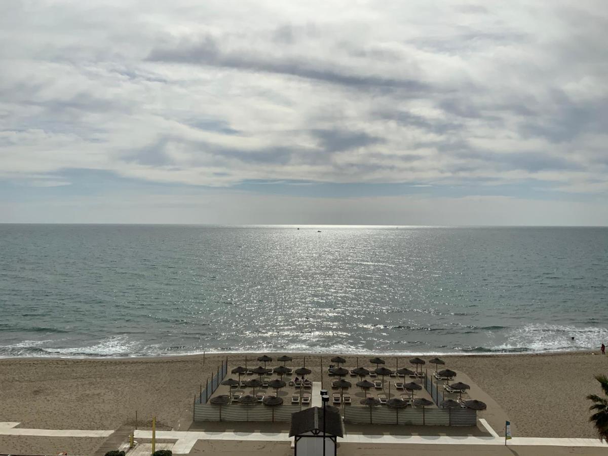 Apartamento En Primera Linea/Beachfront Apartment フエンヒロラ エクステリア 写真