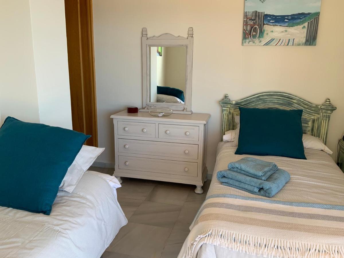 Apartamento En Primera Linea/Beachfront Apartment フエンヒロラ エクステリア 写真