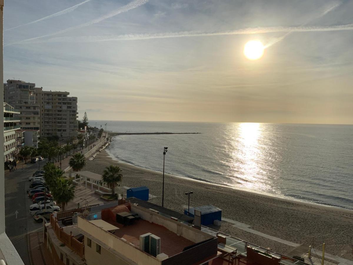 Apartamento En Primera Linea/Beachfront Apartment フエンヒロラ エクステリア 写真