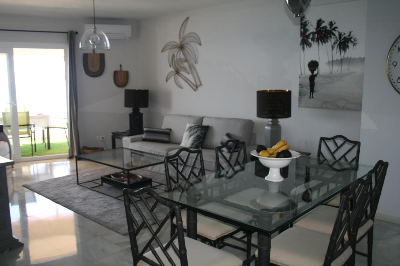 Apartamento En Primera Linea/Beachfront Apartment フエンヒロラ エクステリア 写真