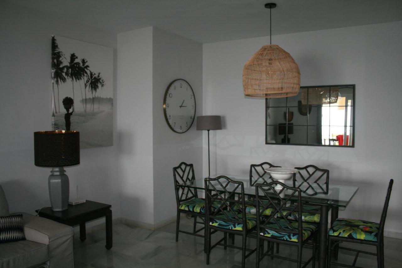 Apartamento En Primera Linea/Beachfront Apartment フエンヒロラ エクステリア 写真