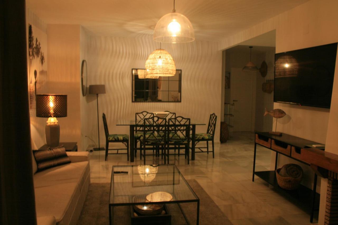 Apartamento En Primera Linea/Beachfront Apartment フエンヒロラ エクステリア 写真
