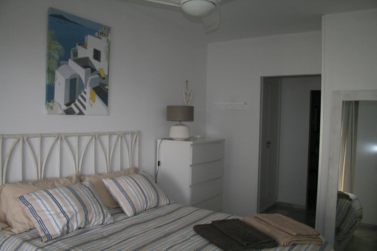 Apartamento En Primera Linea/Beachfront Apartment フエンヒロラ エクステリア 写真