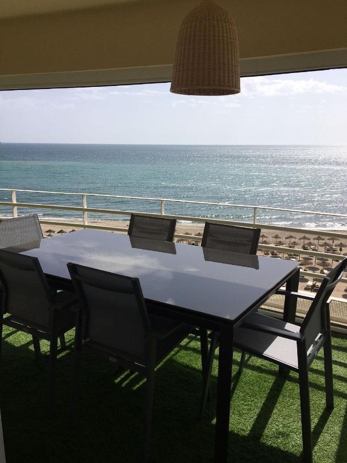 Apartamento En Primera Linea/Beachfront Apartment フエンヒロラ エクステリア 写真