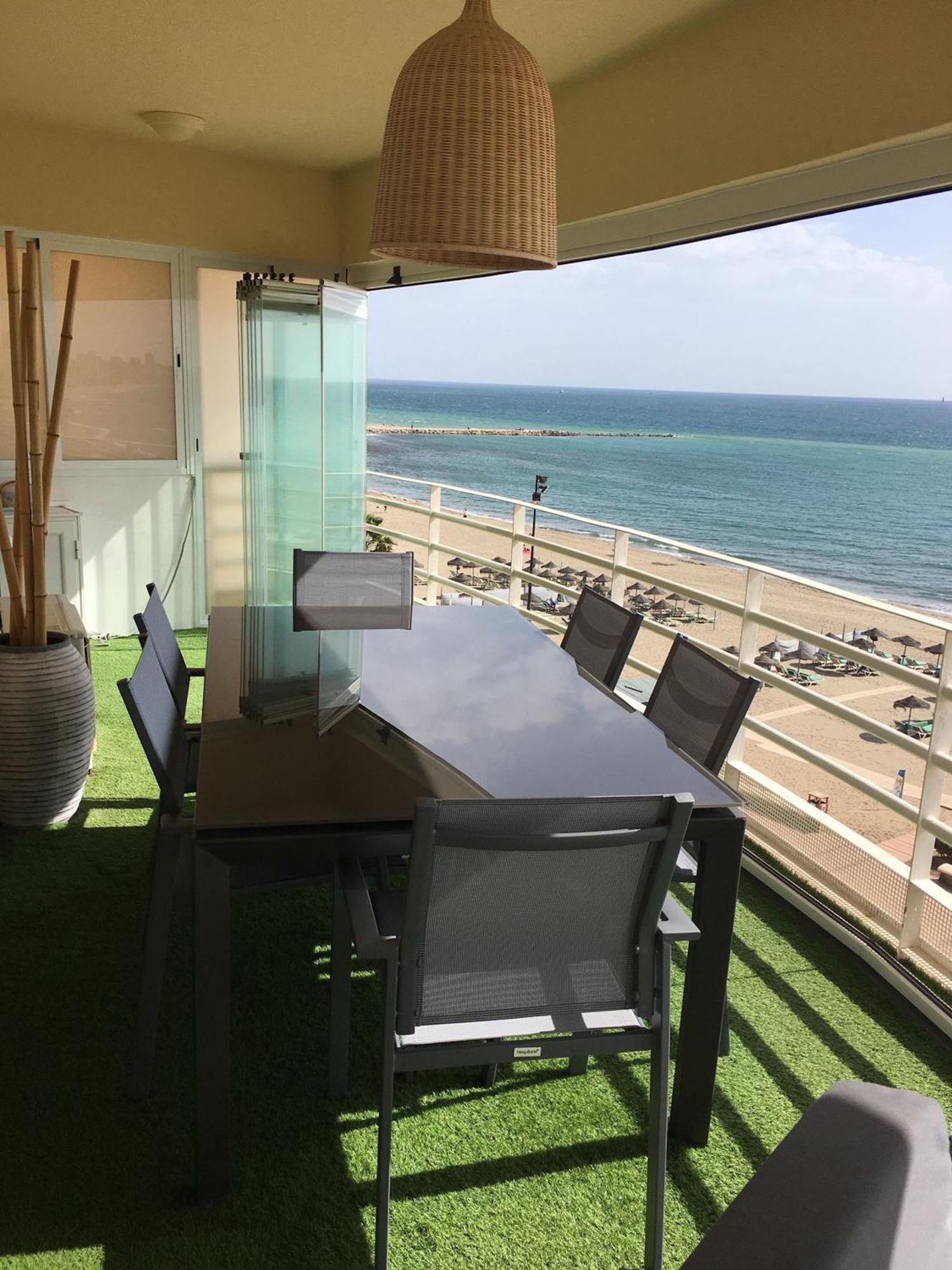 Apartamento En Primera Linea/Beachfront Apartment フエンヒロラ エクステリア 写真