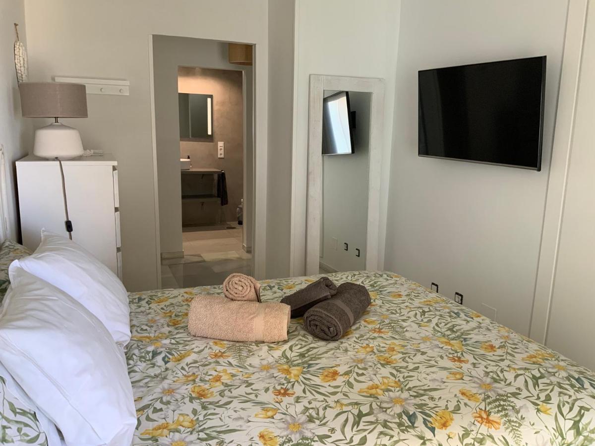 Apartamento En Primera Linea/Beachfront Apartment フエンヒロラ エクステリア 写真