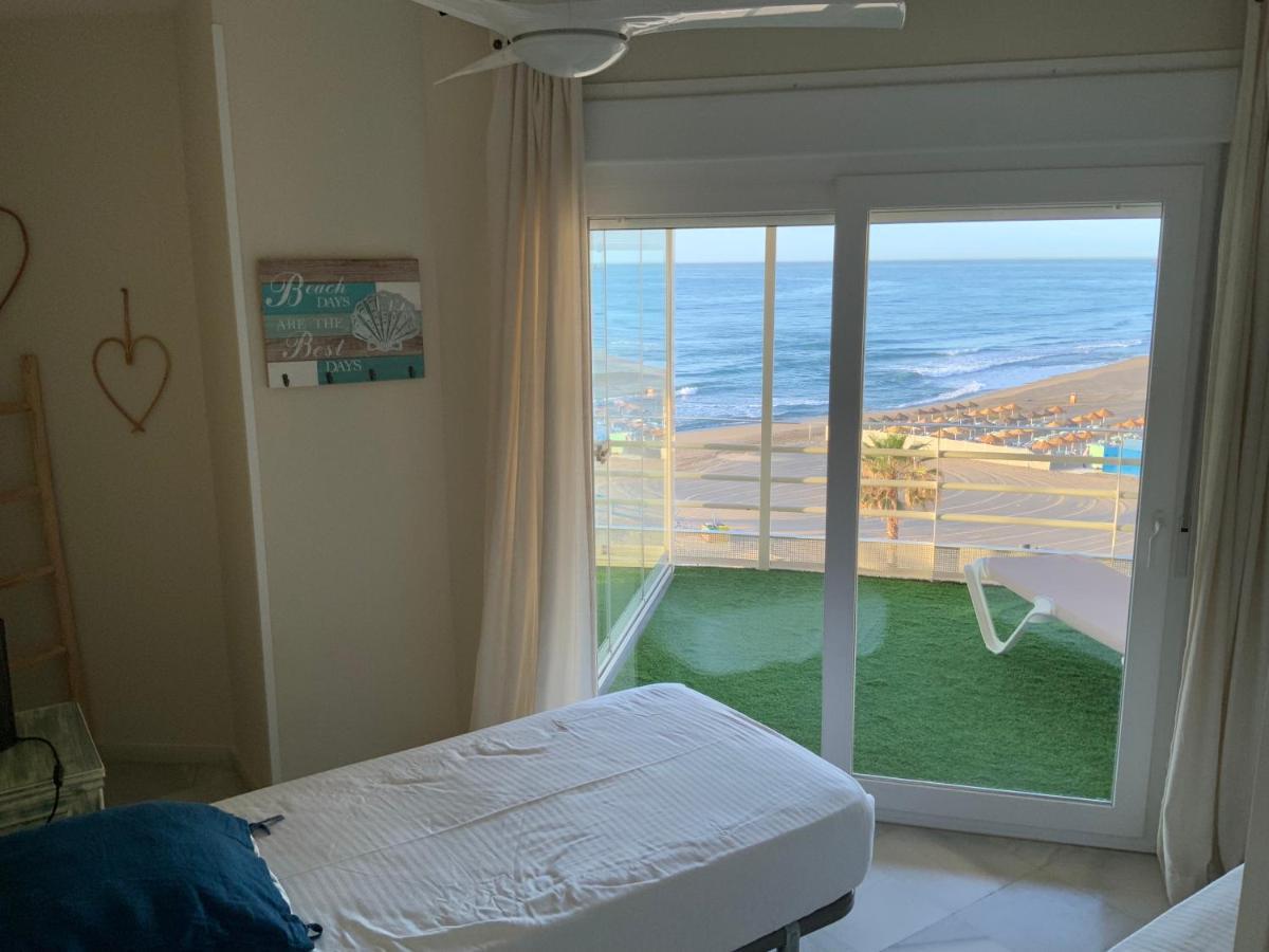 Apartamento En Primera Linea/Beachfront Apartment フエンヒロラ エクステリア 写真