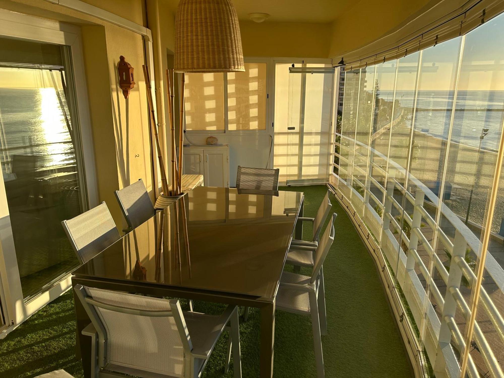Apartamento En Primera Linea/Beachfront Apartment フエンヒロラ エクステリア 写真