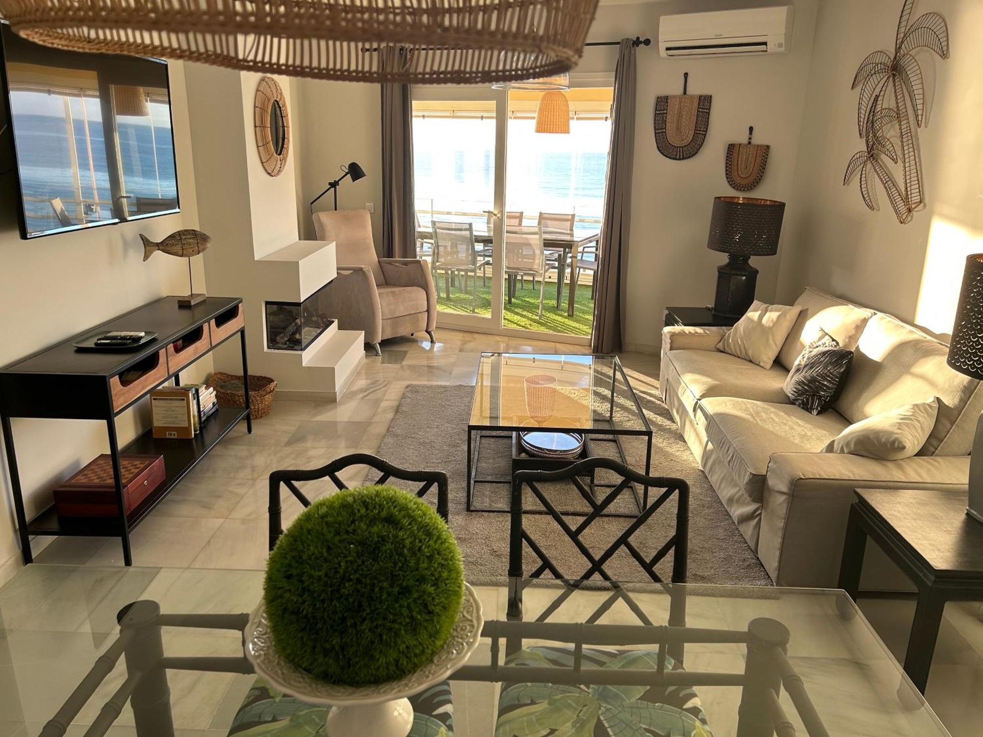 Apartamento En Primera Linea/Beachfront Apartment フエンヒロラ エクステリア 写真