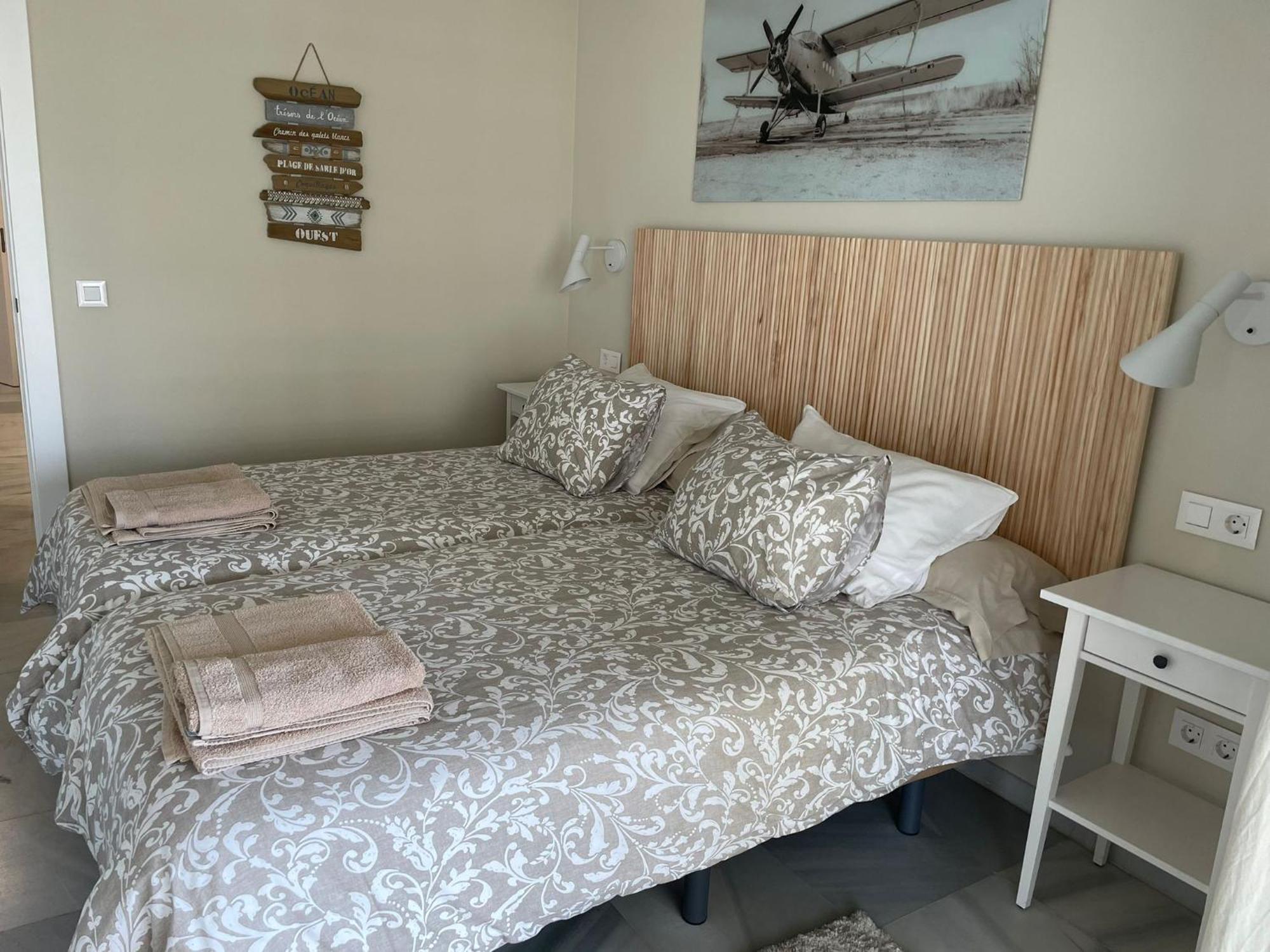 Apartamento En Primera Linea/Beachfront Apartment フエンヒロラ エクステリア 写真